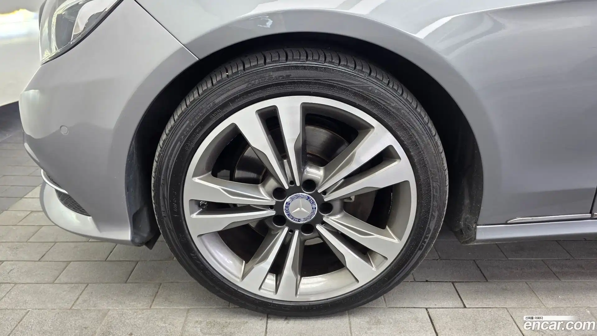 E-Class Mercedes-Benz 2014.9-OUTER-005