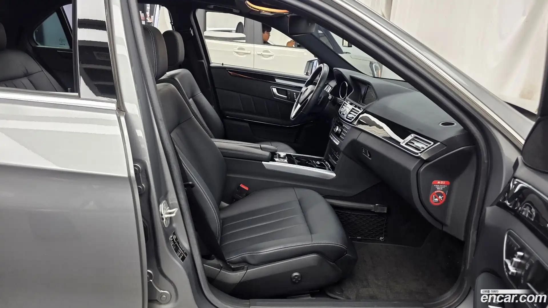 E-Class Mercedes-Benz 2014.9-OPTION-015