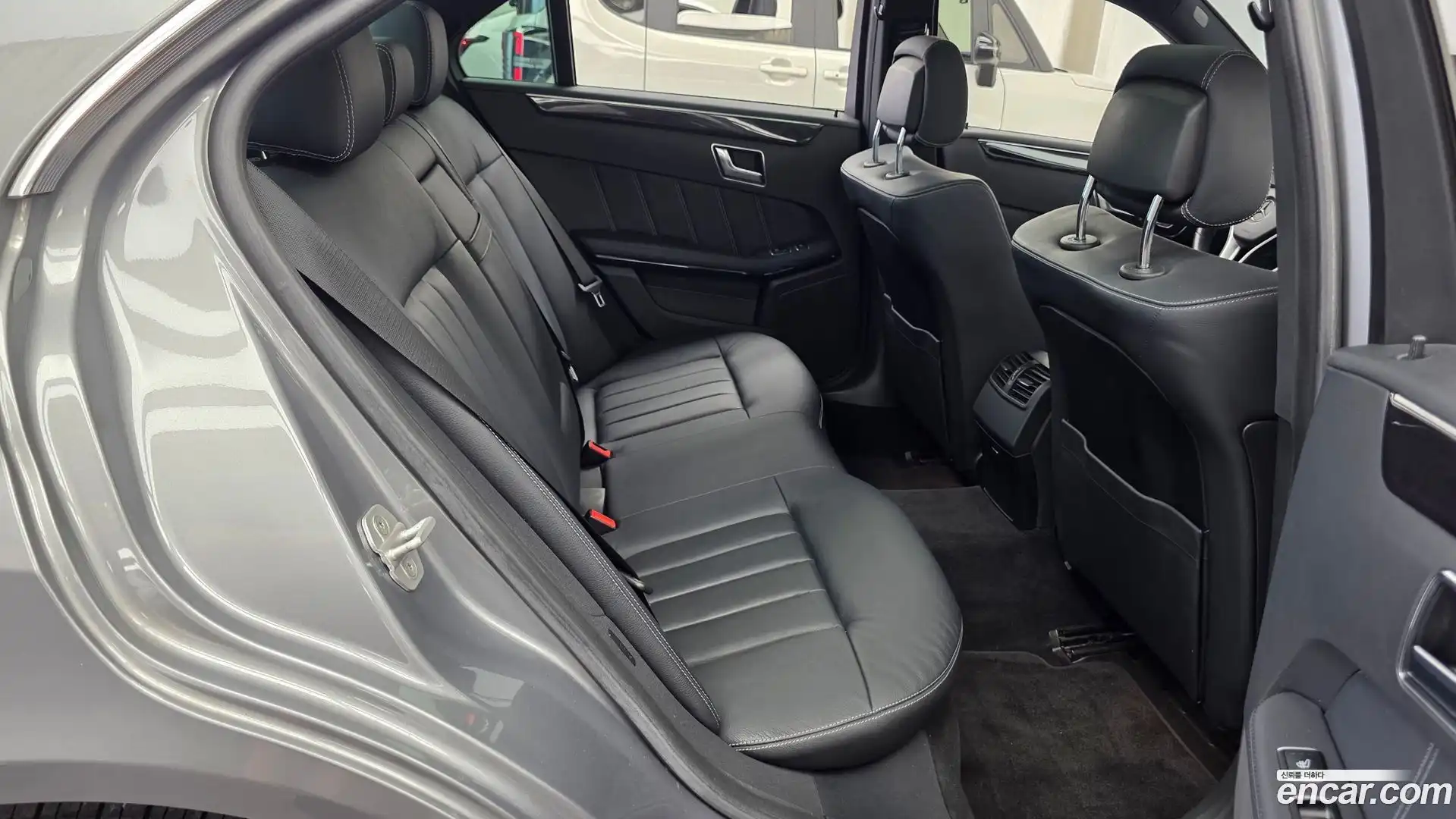 E-Class Mercedes-Benz 2014.9-OPTION-016