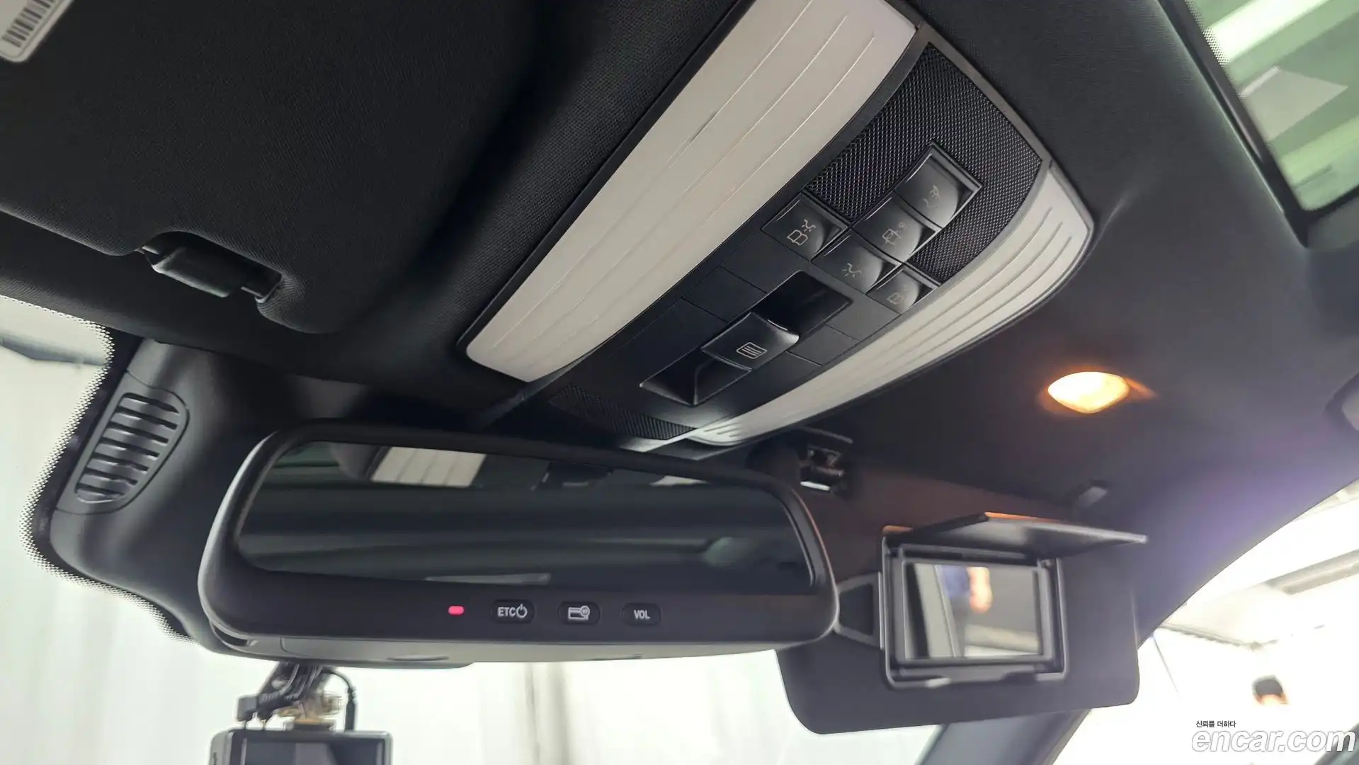 E-Class Mercedes-Benz 2014.9-OPTION-021