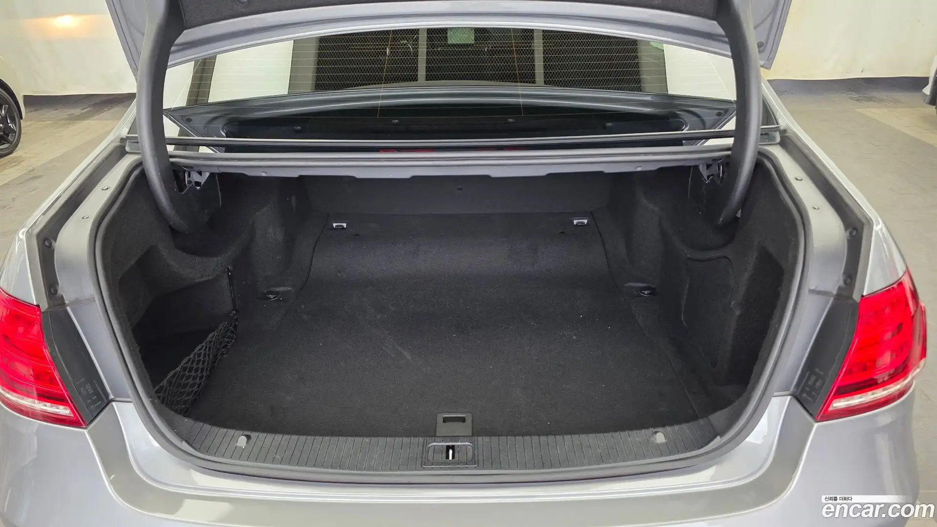 E-Class Mercedes-Benz 2014.9-OPTION-024