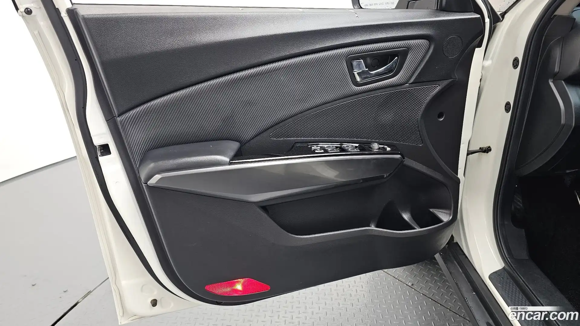 TIBOLI KG Mobility 2022.5-INNER-034