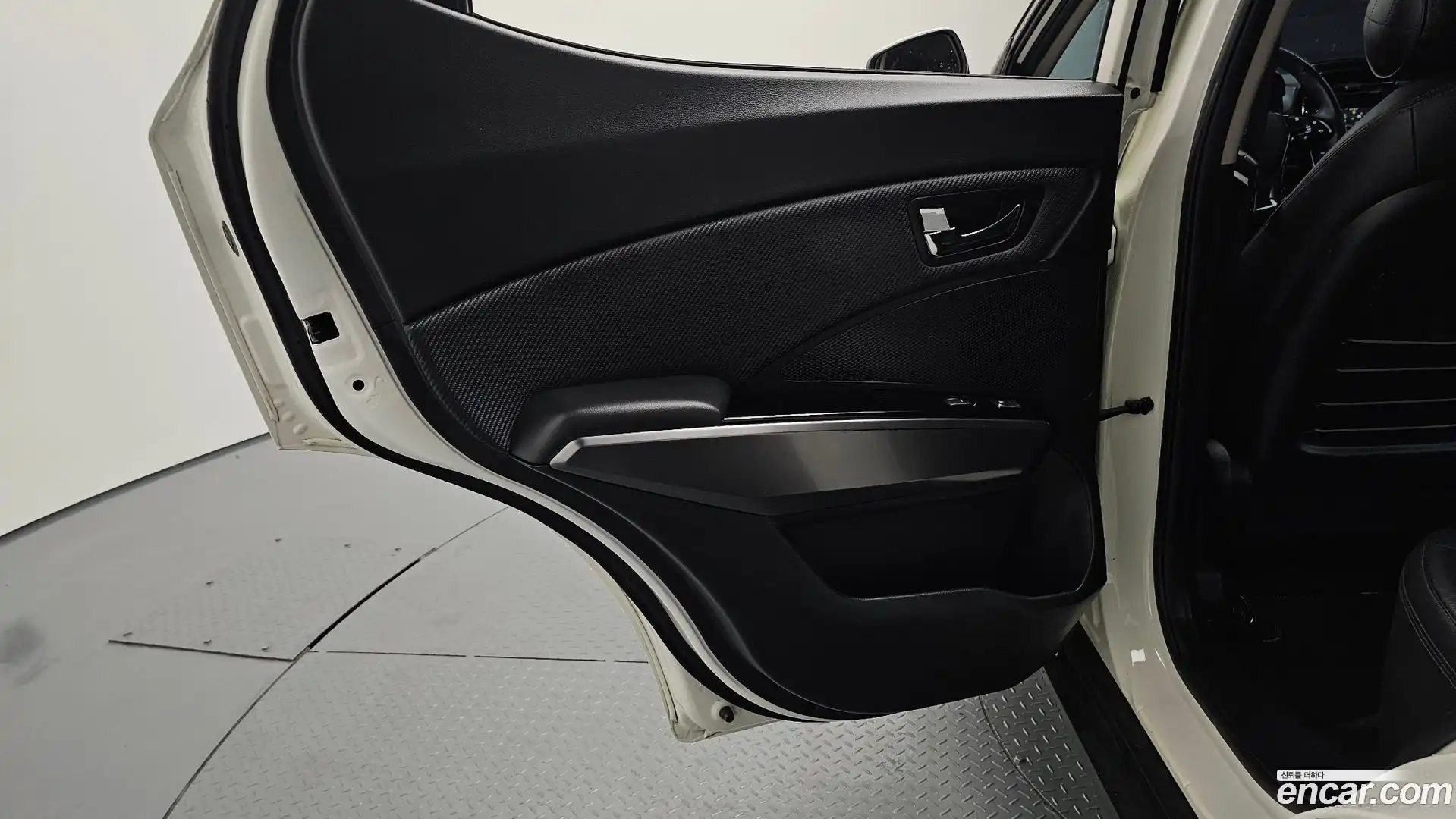TIBOLI KG Mobility 2022.5-INNER-035