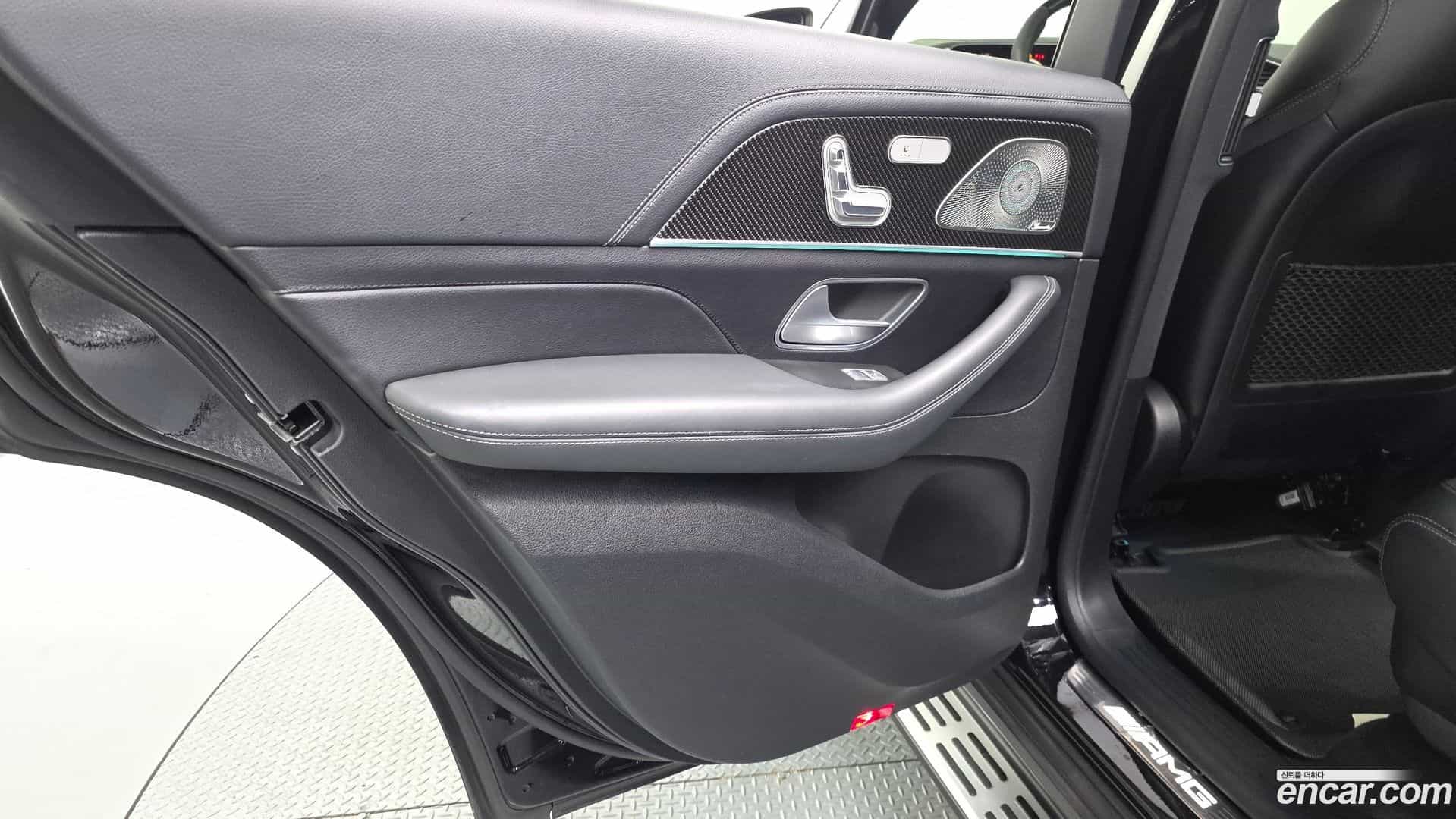 GLE-Class Mercedes-Benz 2022.6-INNER-035