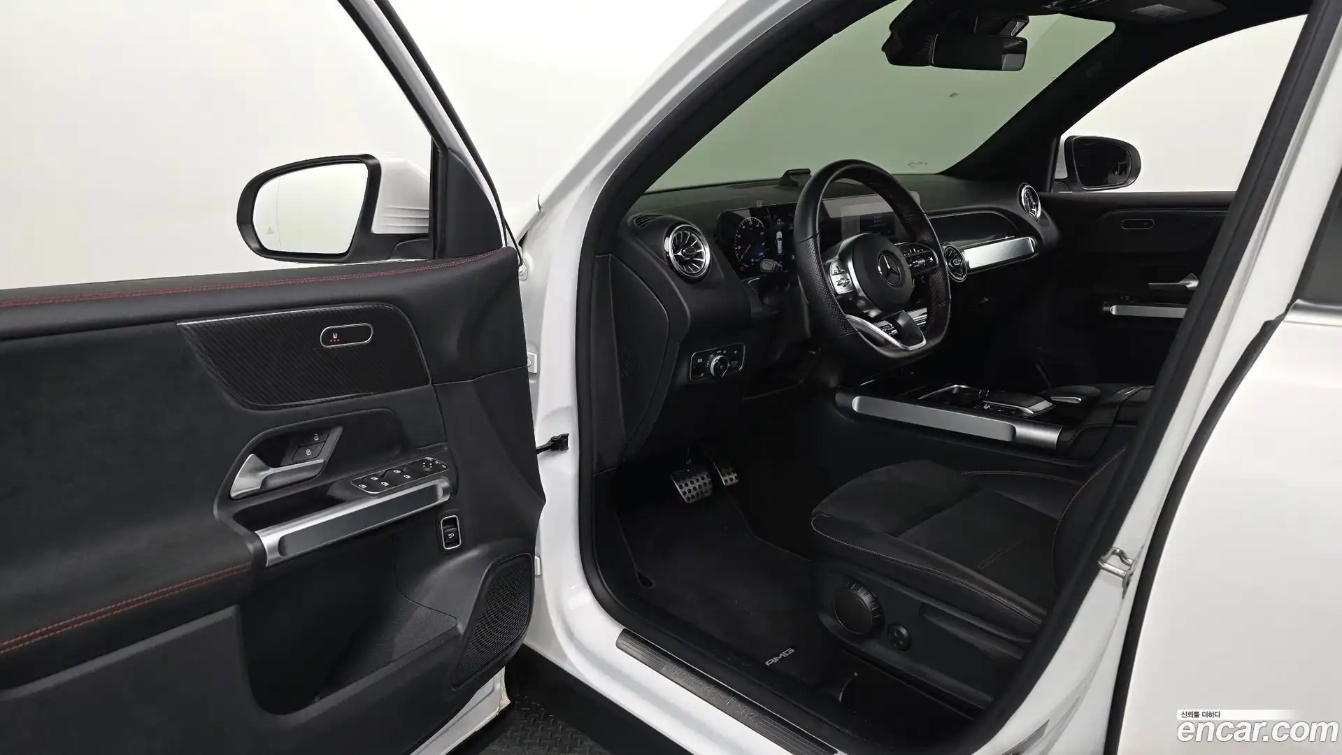 GLB-Class Mercedes-Benz 2022.6-INNER-010