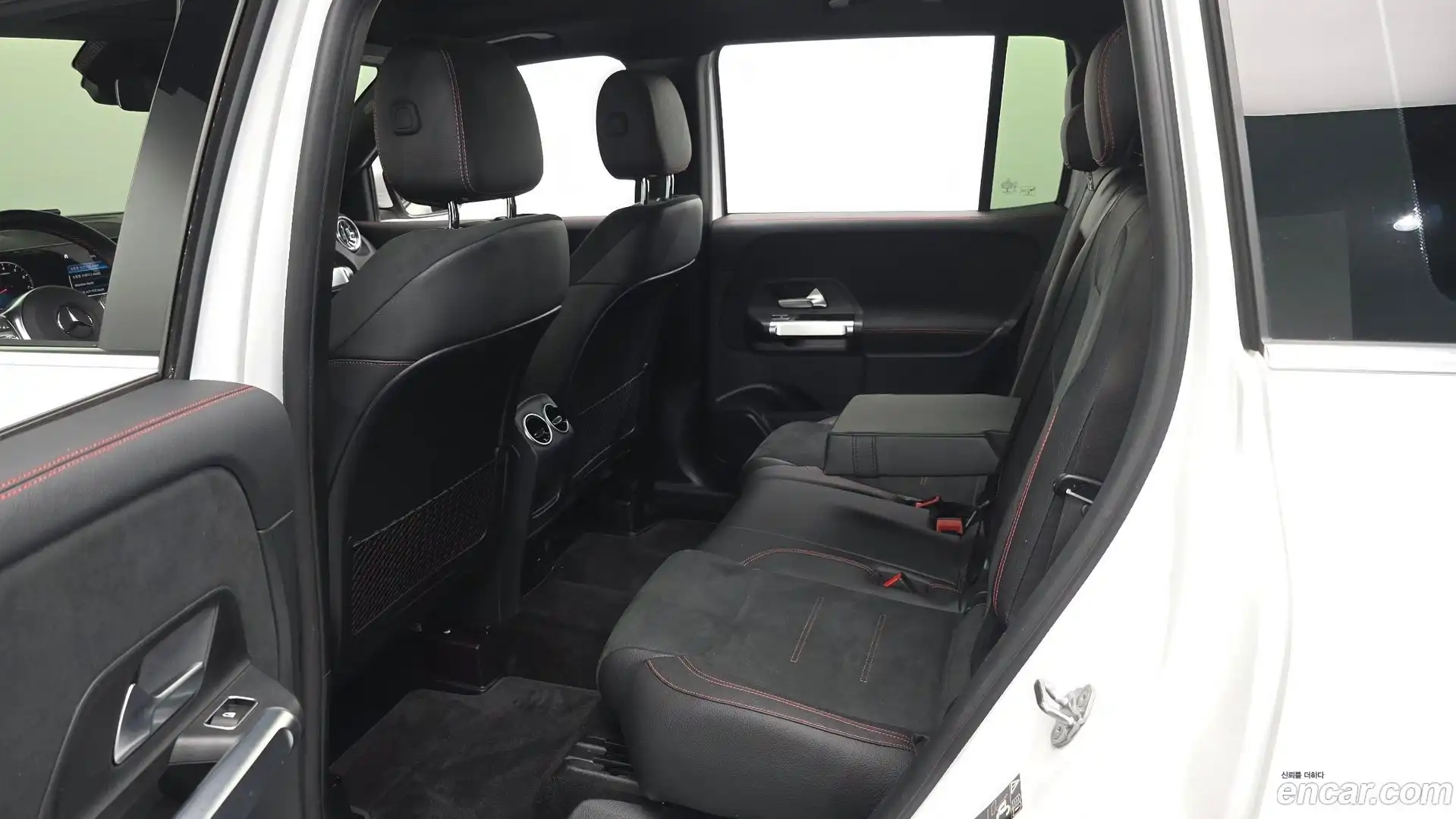 GLB-Class Mercedes-Benz 2022.6-OPTION-015