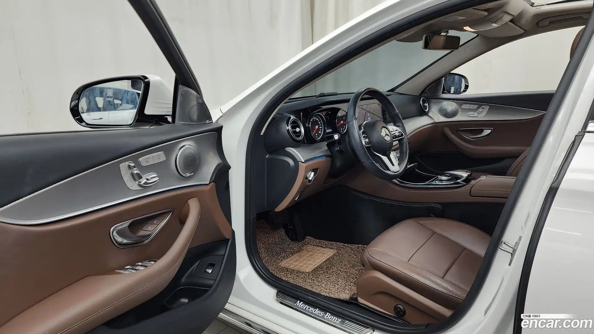 E-Class Mercedes-Benz 2019.4-INNER-010