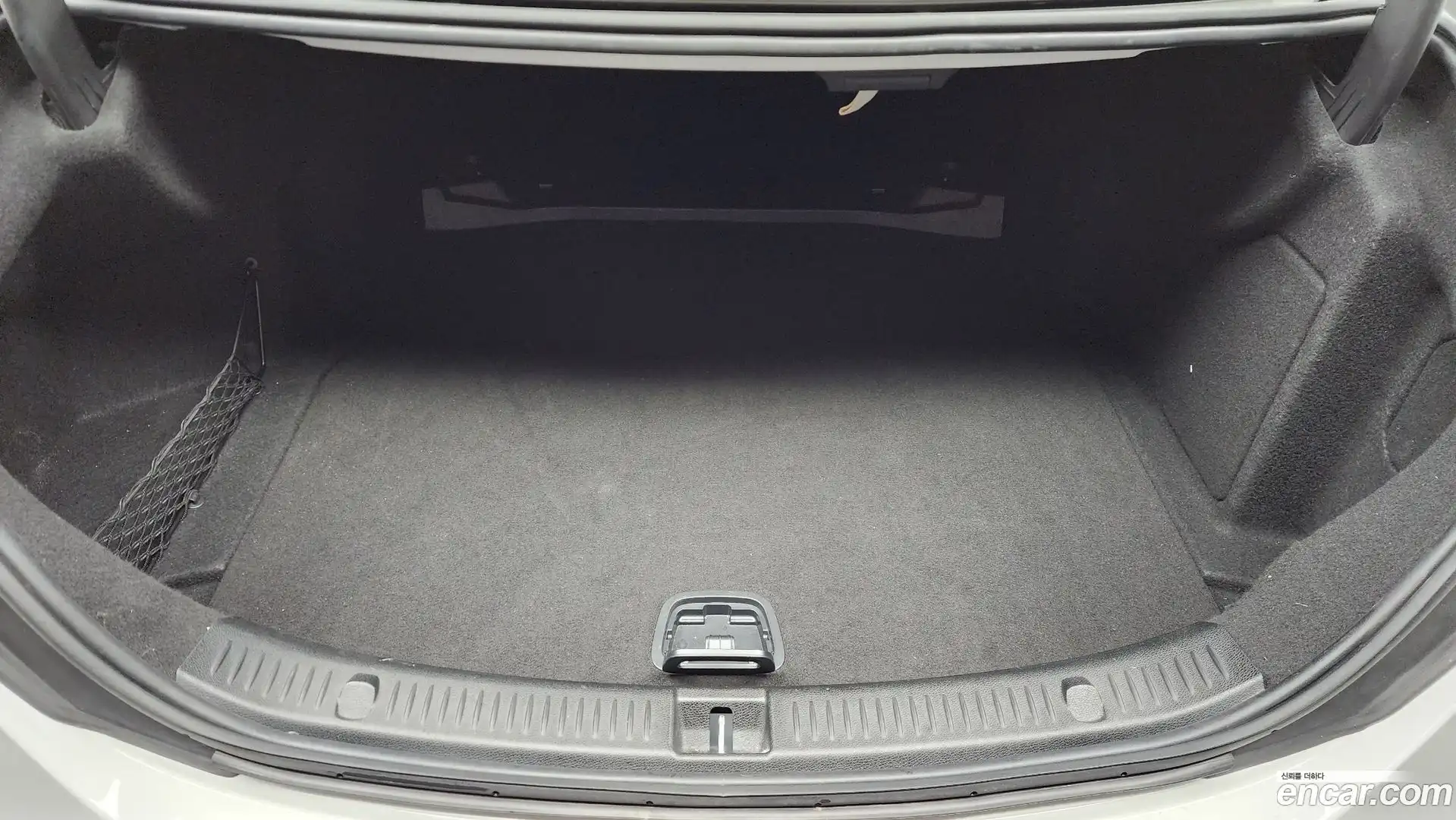 E-Class Mercedes-Benz 2019.4-OPTION-024