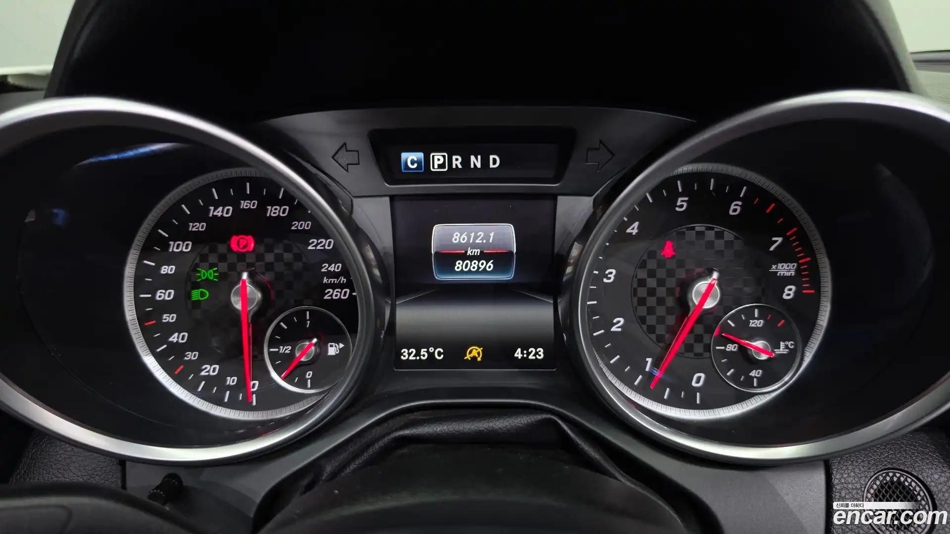 SLC-Class Mercedes-Benz 2017.5-INNER-008