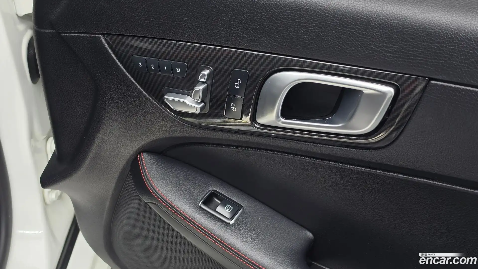 SLC-Class Mercedes-Benz 2017.5-OPTION-023