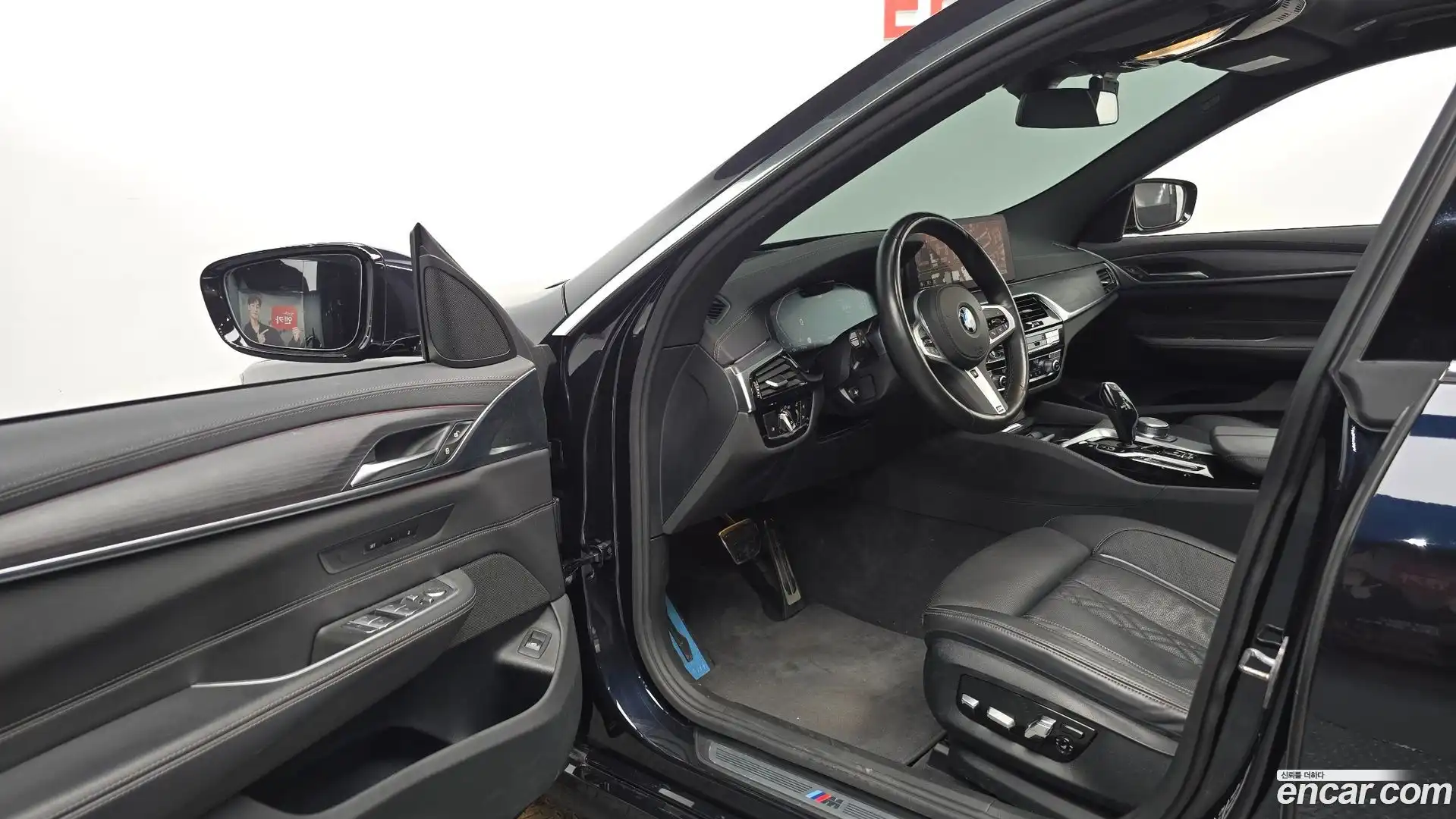 Gran Turismo BMW 2022.0-INNER-010