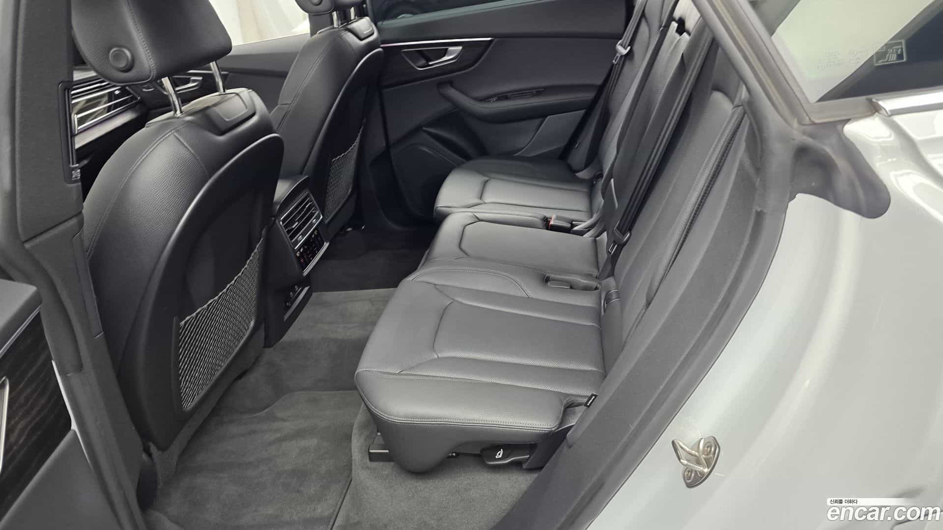 Q8 Audi 2023.11-INNER-036
