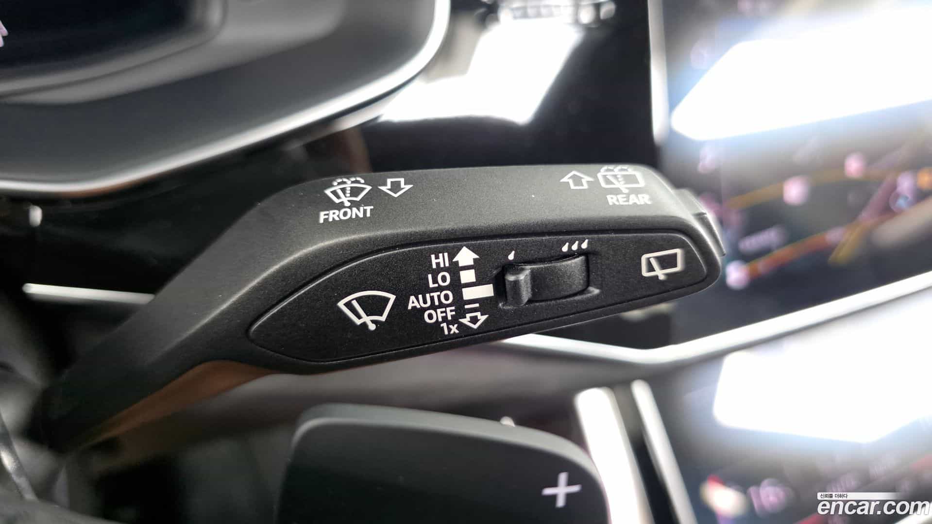 Q8 Audi 2023.11-OPTION-041