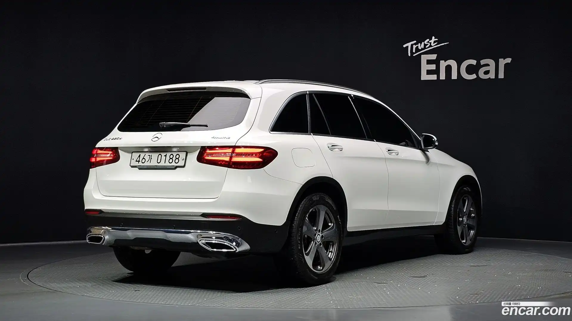 GLC-Class Mercedes-Benz 2016.8-OUTER-002