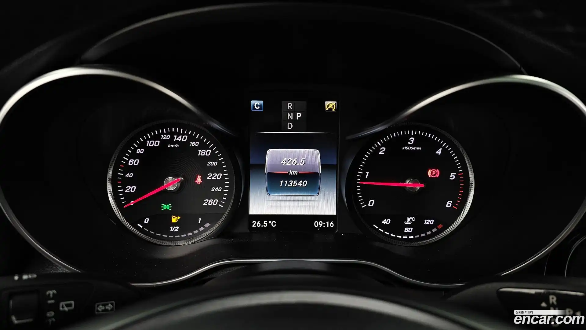 GLC-Class Mercedes-Benz 2016.8-INNER-008