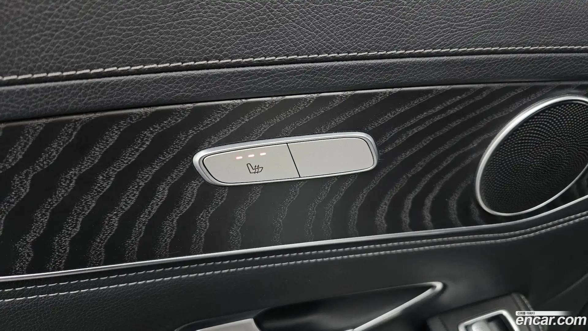 GLC-Class Mercedes-Benz 2016.8-OPTION-023