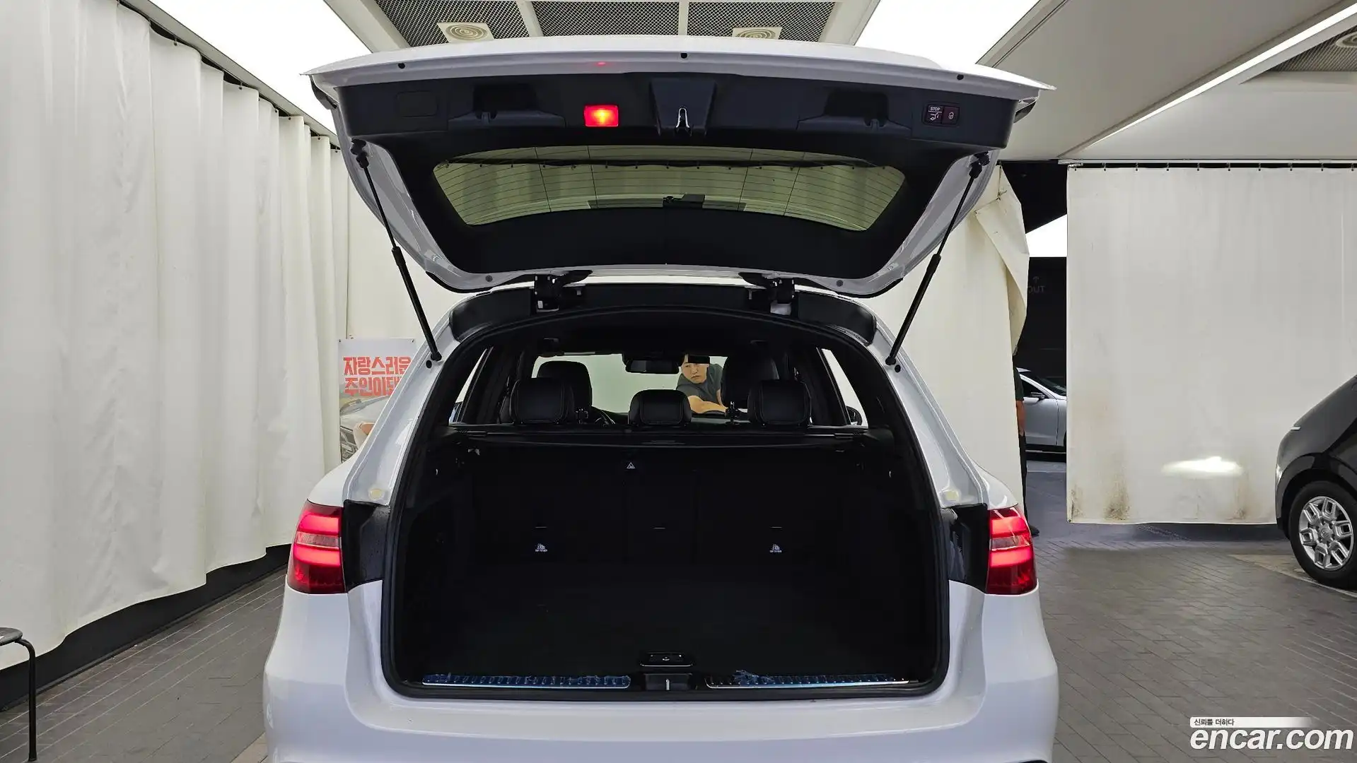 GLC-Class Mercedes-Benz 2016.8-OPTION-024