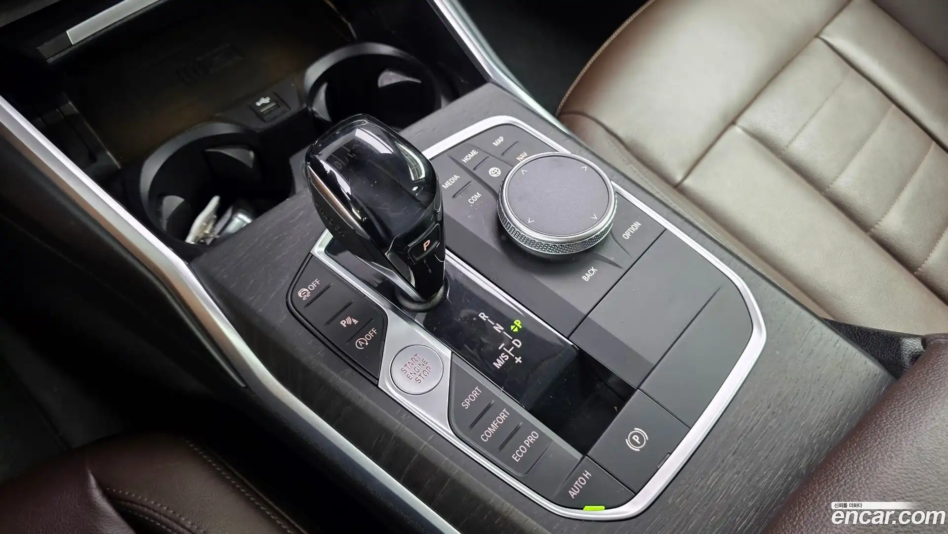 3-Series BMW 2019.11-INNER-009