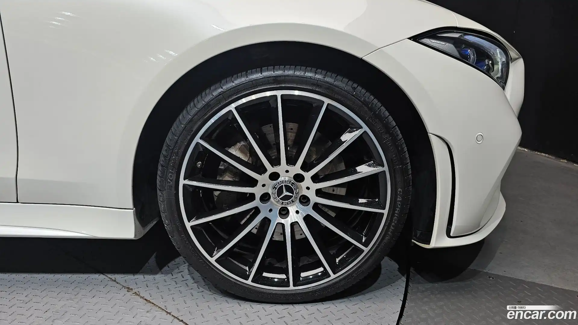 CLS-Class Mercedes-Benz 2018.10-OUTER-031