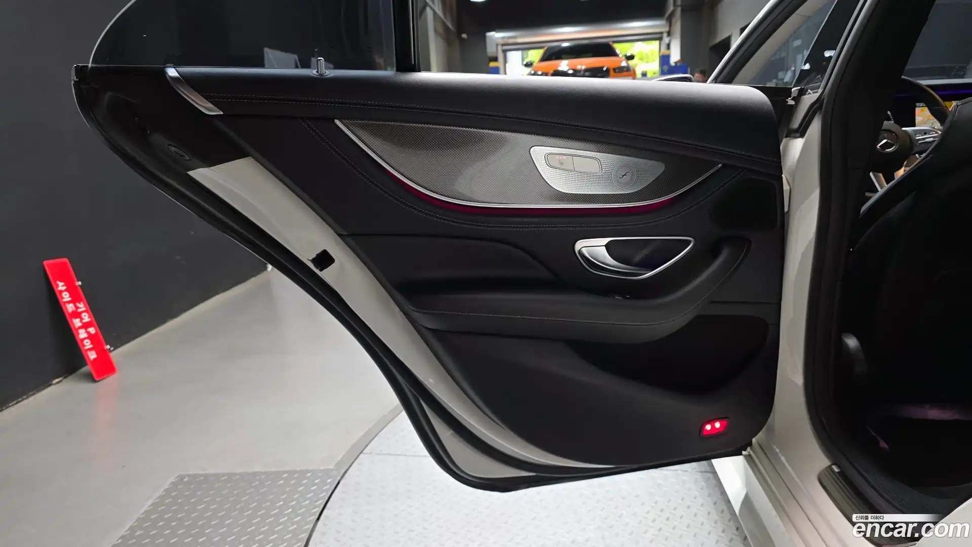 CLS-Class Mercedes-Benz 2018.10-INNER-035