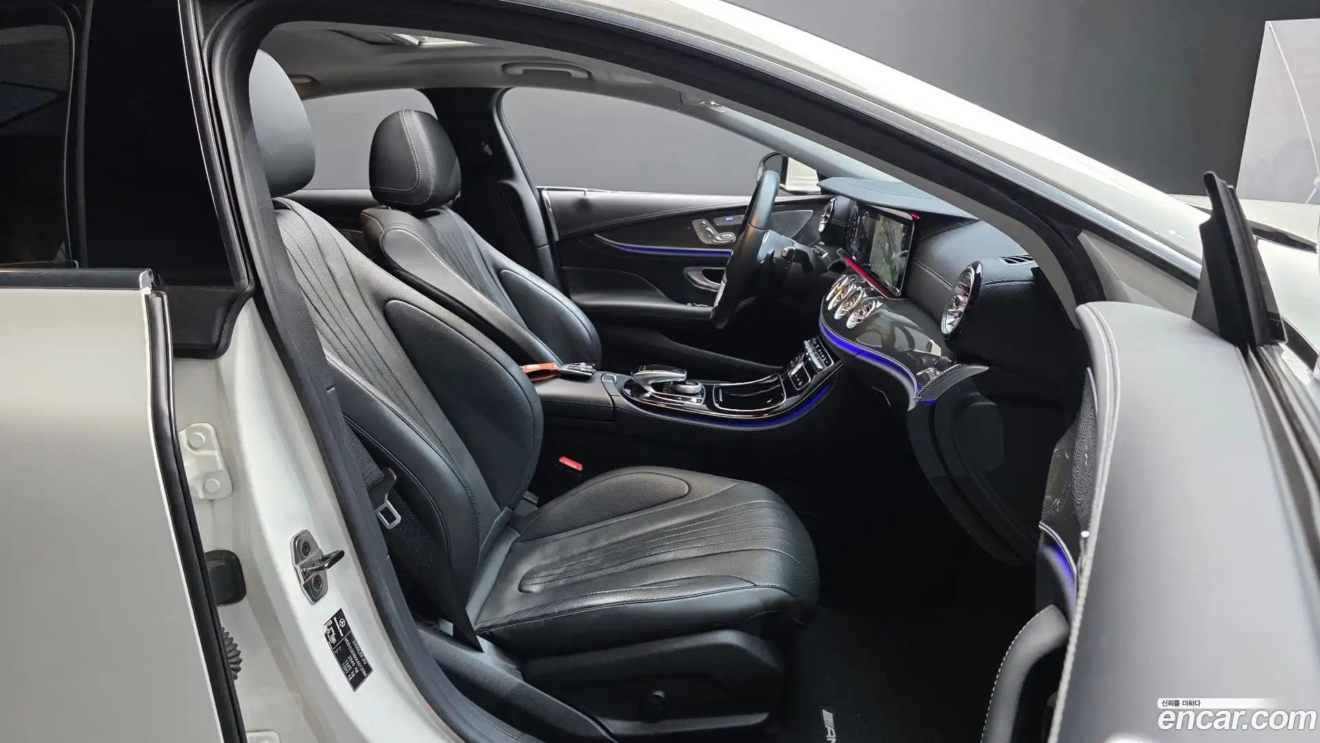 CLS-Class Mercedes-Benz 2018.10-INNER-036