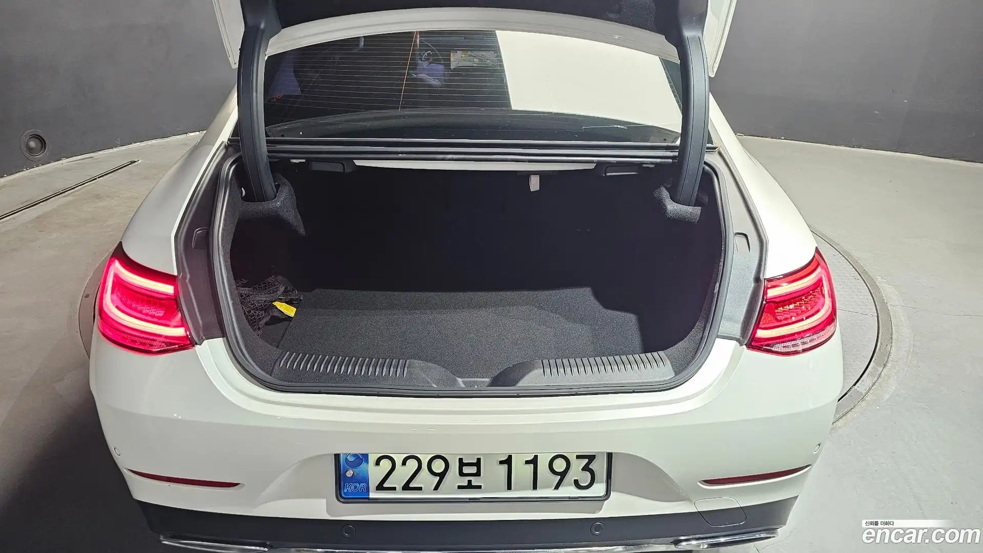 CLS-Class Mercedes-Benz 2018.10-OPTION-044