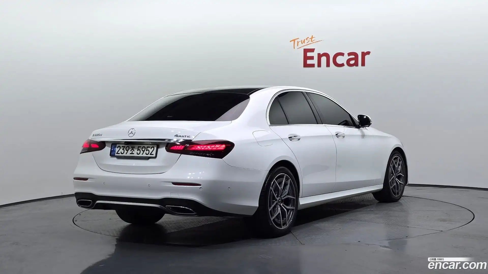 E-Class Mercedes-Benz 2021.8-OUTER-002