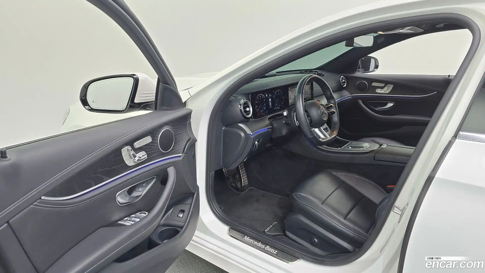 E-Class Mercedes-Benz 2021.8-INNER-010