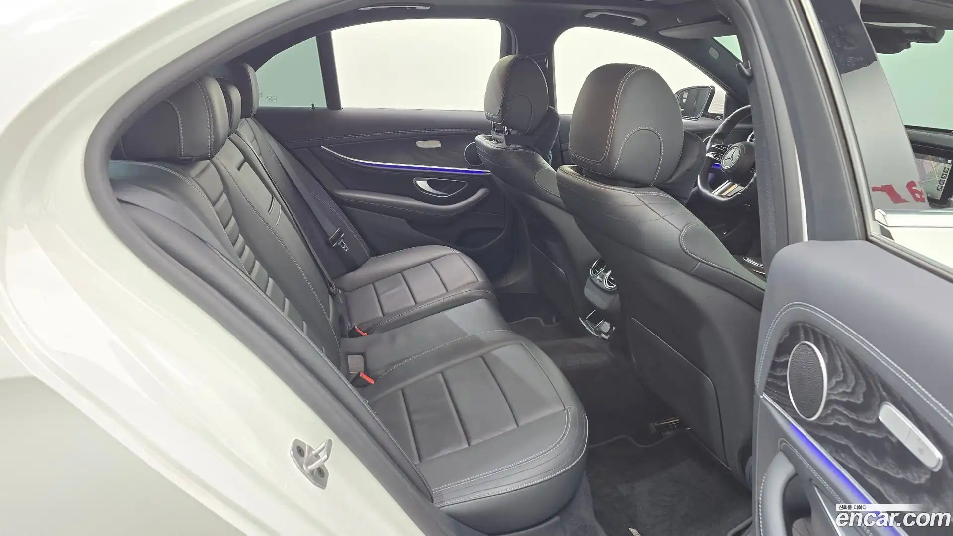 E-Class Mercedes-Benz 2021.8-OPTION-016