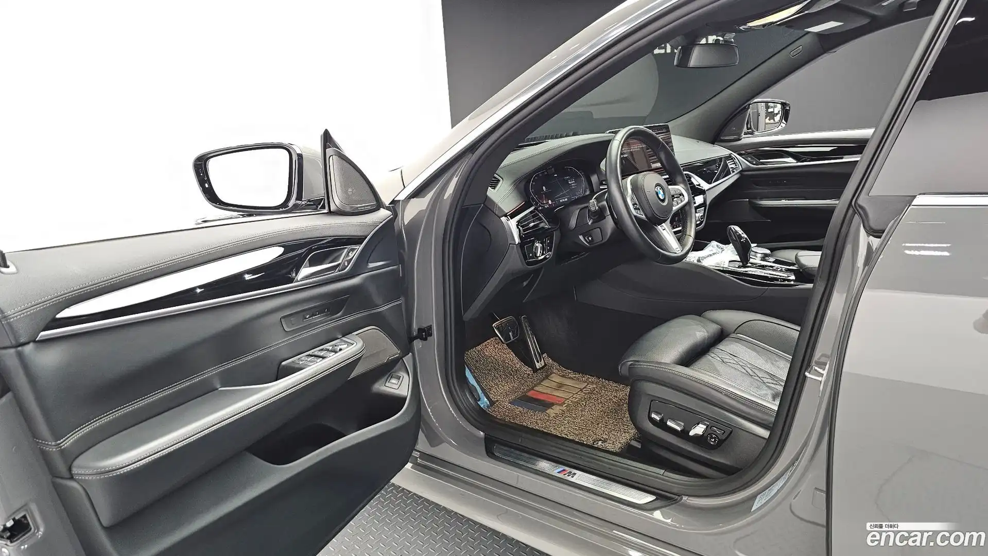 Gran Turismo BMW 2021.10-INNER-010
