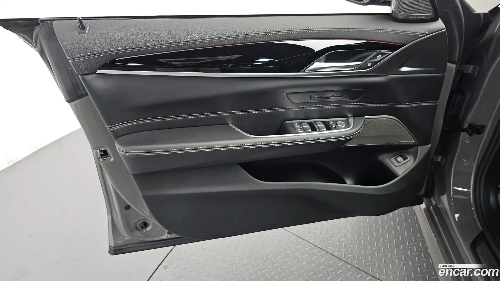 Gran Turismo BMW 2021.10-INNER-034