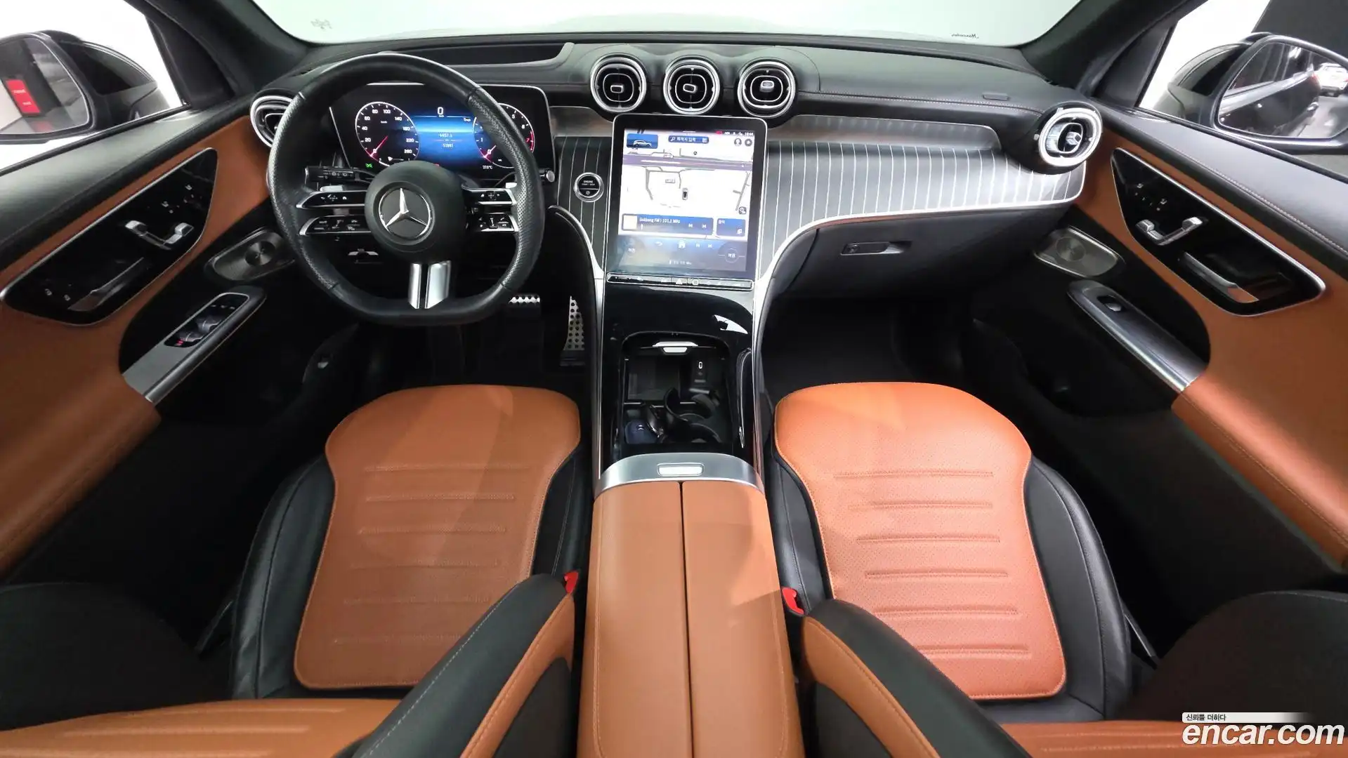 GLC-Class Mercedes-Benz 2023.7-INNER-007