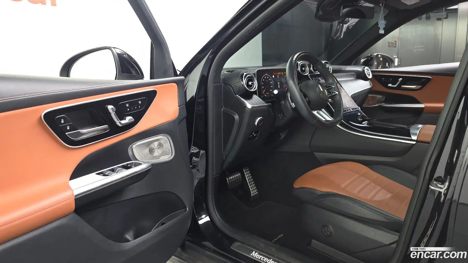 GLC-Class Mercedes-Benz 2023.7-INNER-010