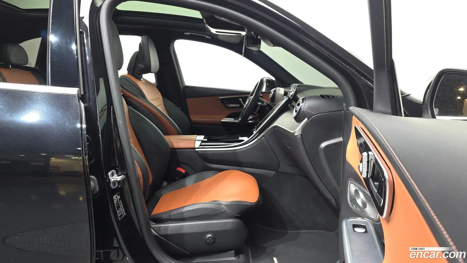 GLC-Class Mercedes-Benz 2023.7-OPTION-015