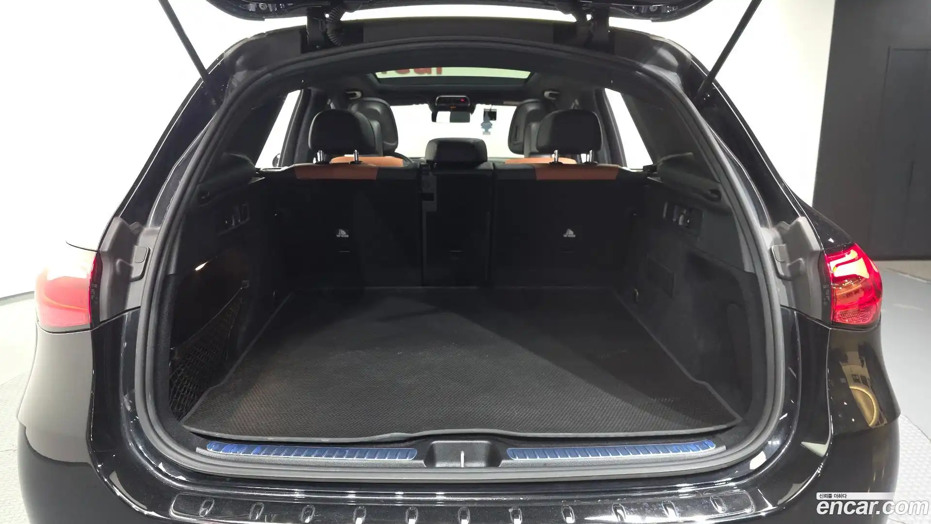 GLC-Class Mercedes-Benz 2023.7-OPTION-024