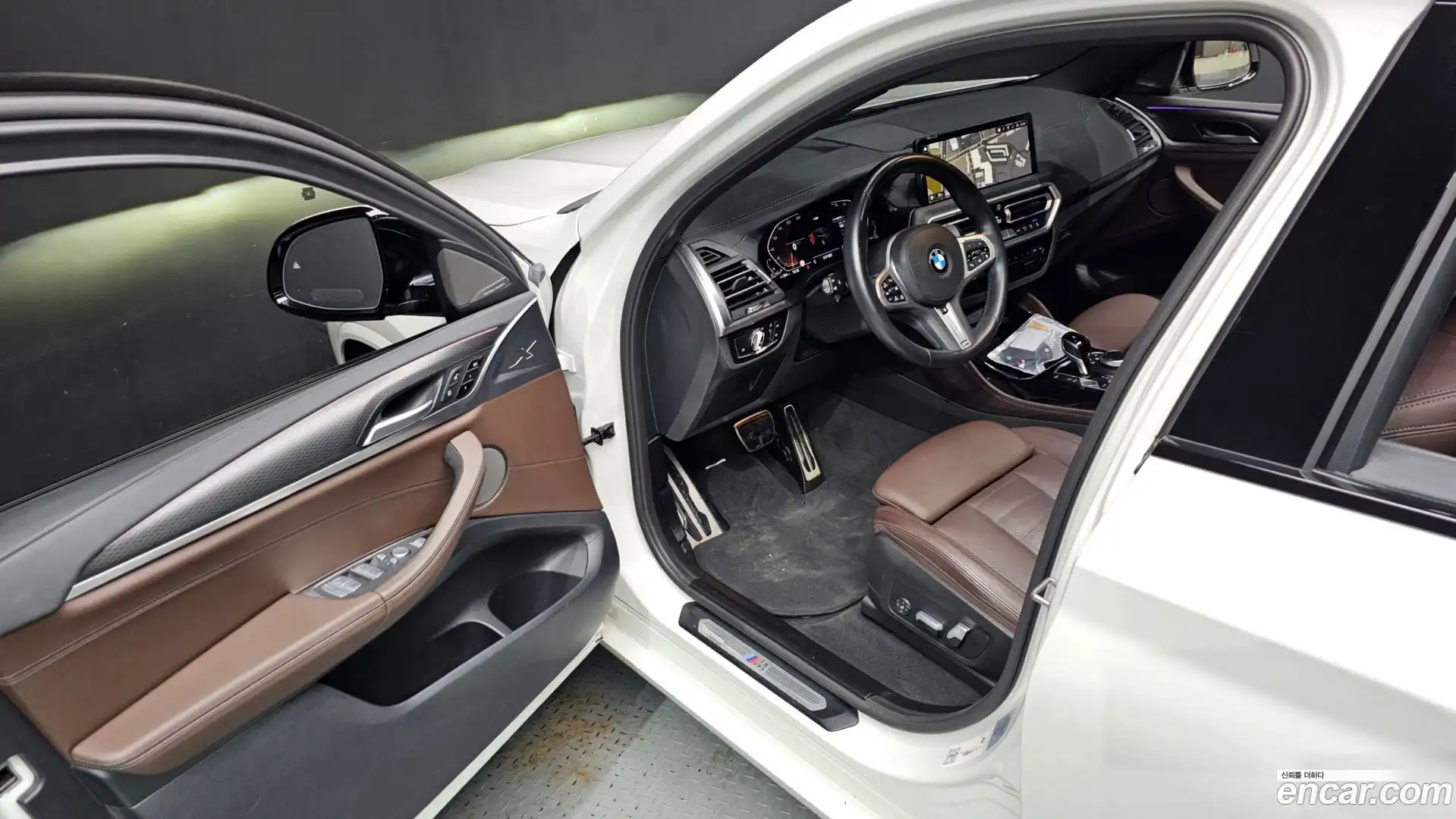 X4 BMW 2023.1-INNER-010