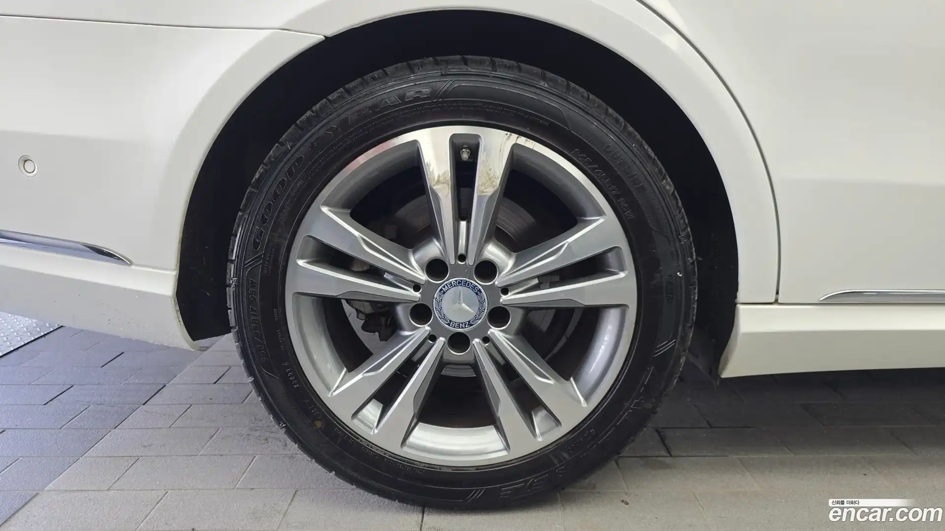 E-Class Mercedes-Benz 2015.4-OUTER-005