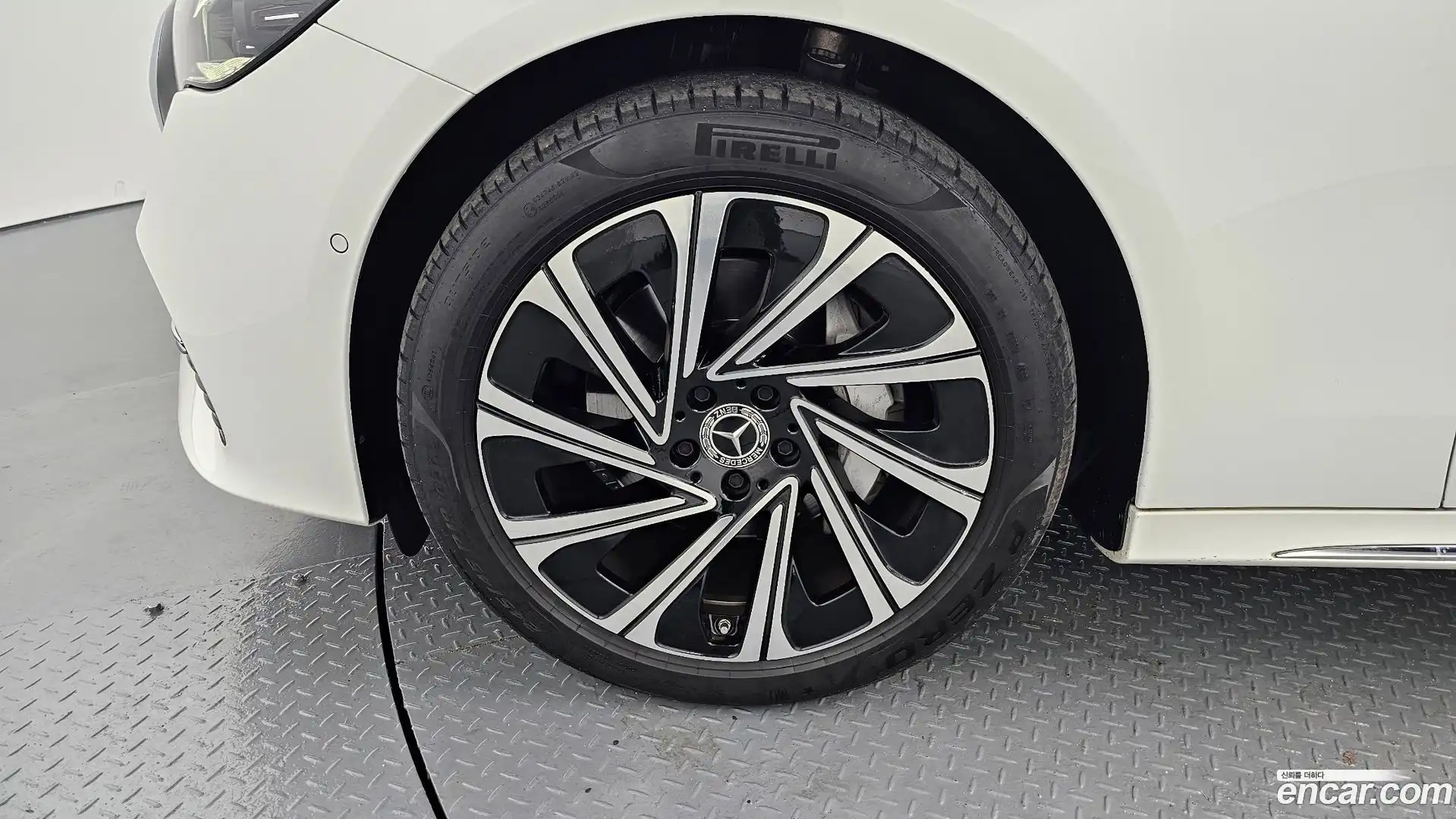 E-Class Mercedes-Benz 2024.4-OUTER-005