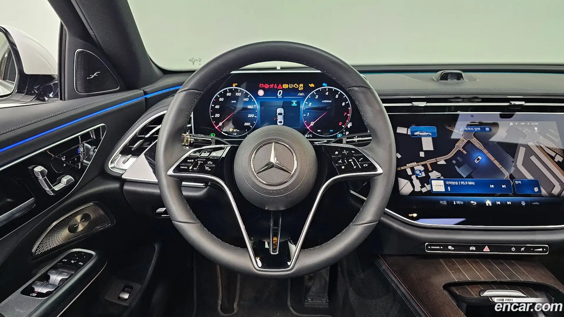 E-Class Mercedes-Benz 2024.4-OPTION-017