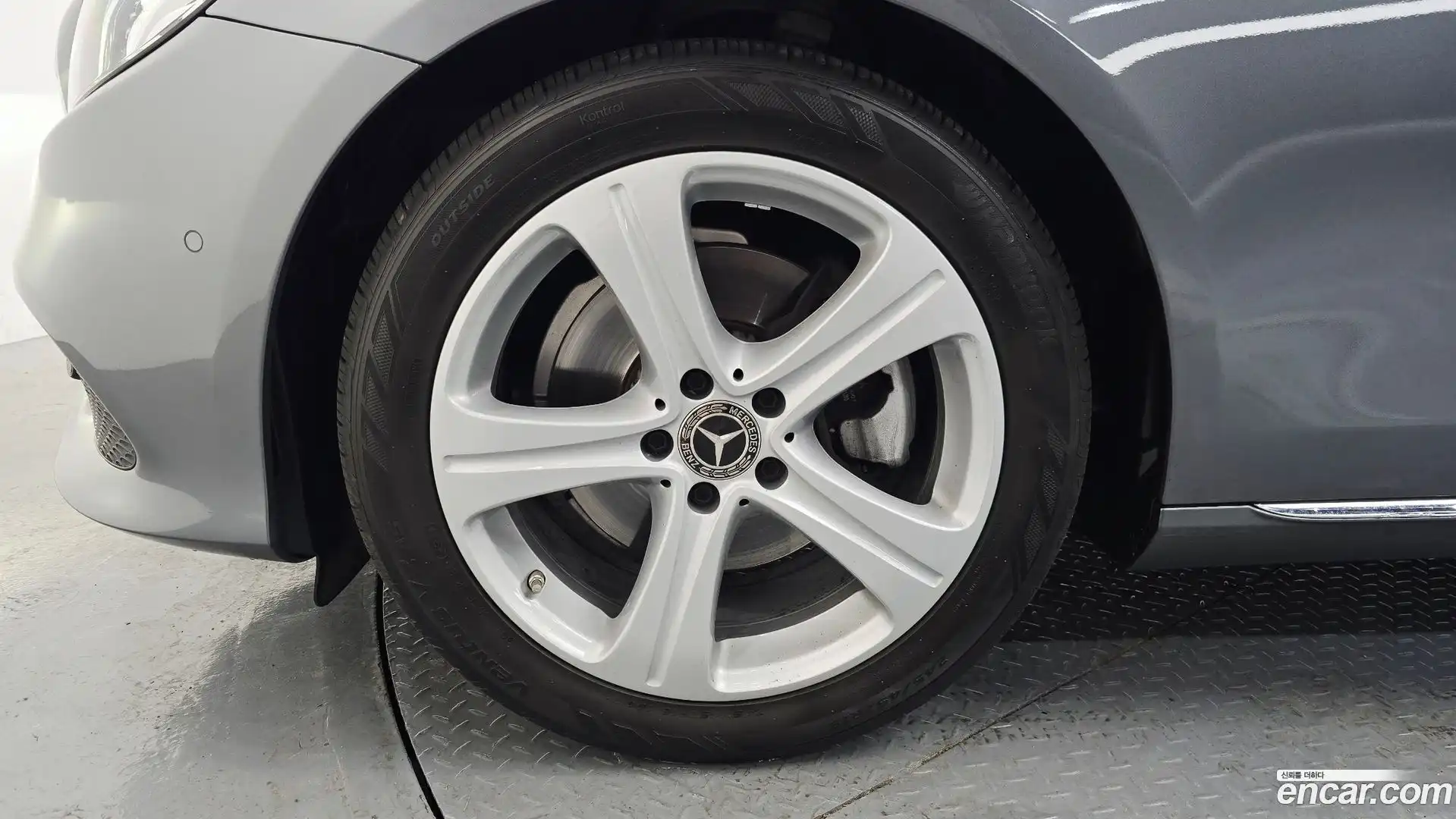 E-Class Mercedes-Benz 2018.2-OUTER-005