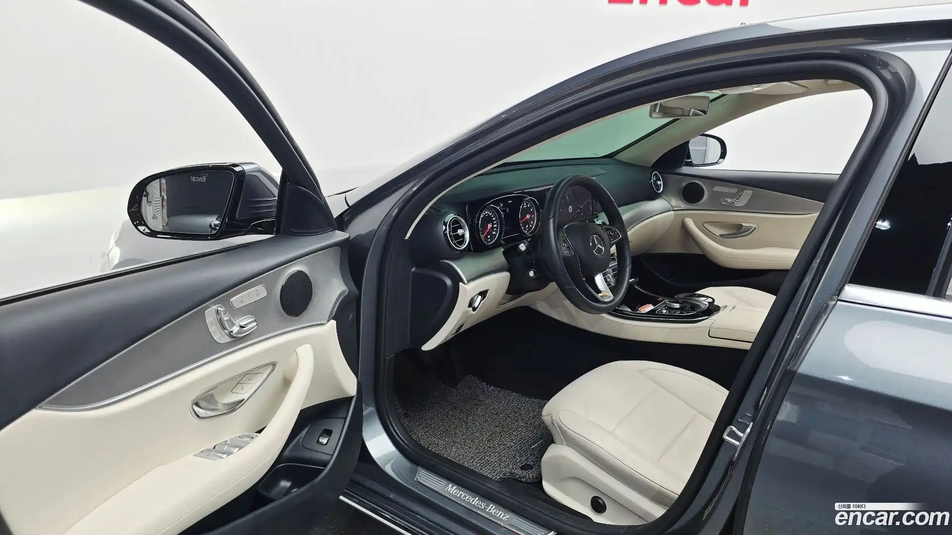 E-Class Mercedes-Benz 2018.2-INNER-010