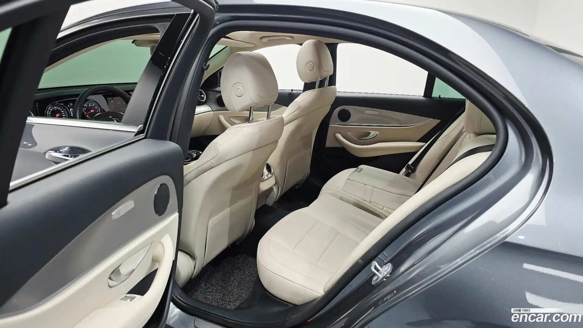 E-Class Mercedes-Benz 2018.2-OPTION-020