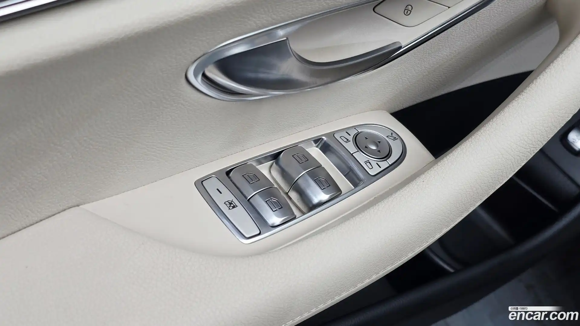E-Class Mercedes-Benz 2018.2-OPTION-024