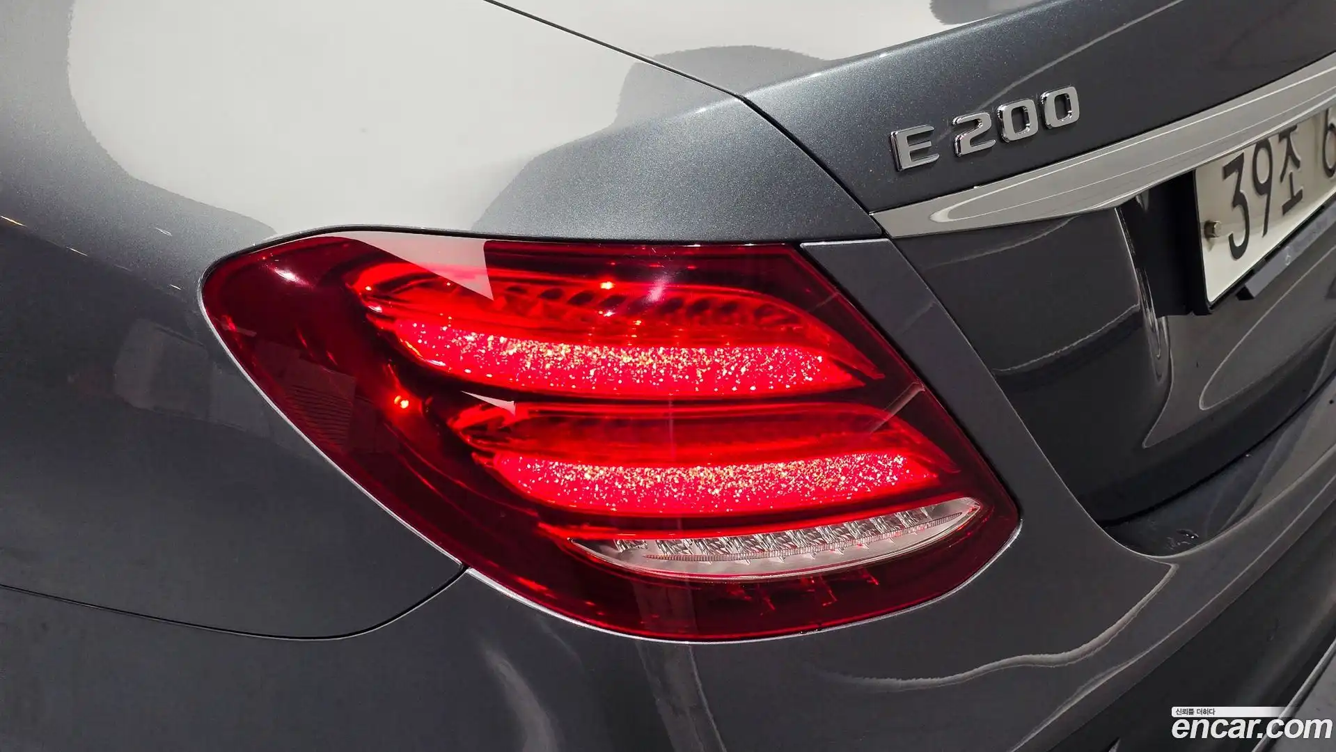 E-Class Mercedes-Benz 2018.2-OUTER-033