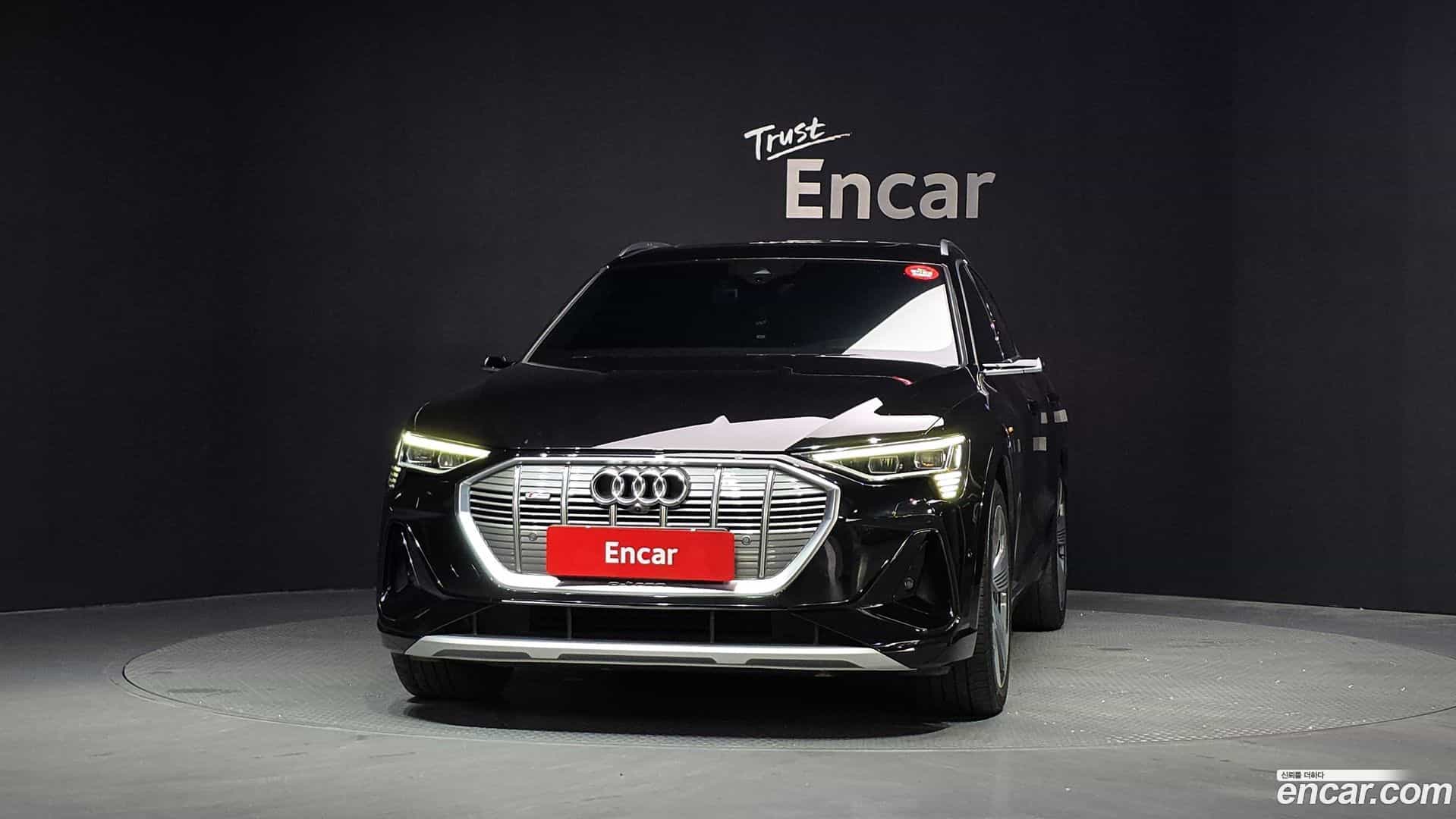 e-tron Audi 2021.10-OUTER-003