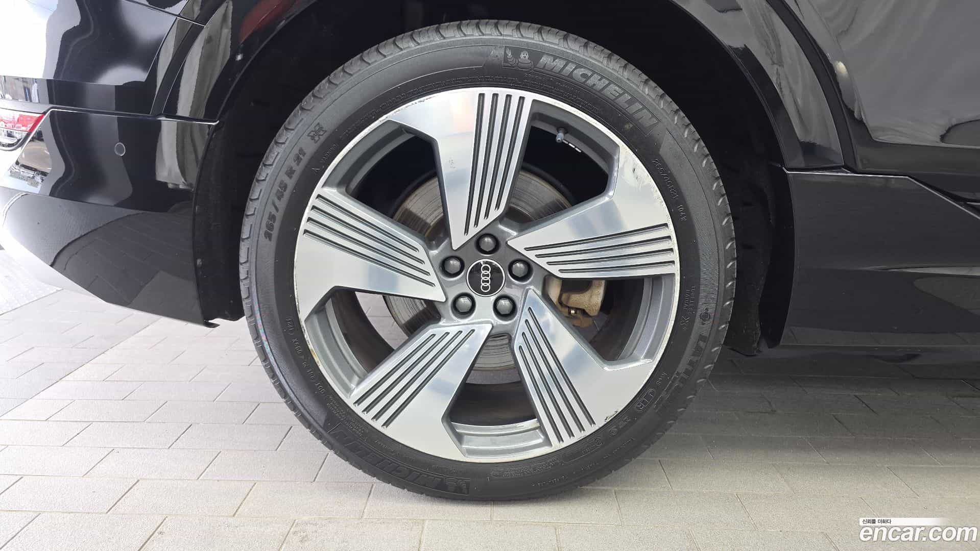 e-tron Audi 2021.10-OUTER-005