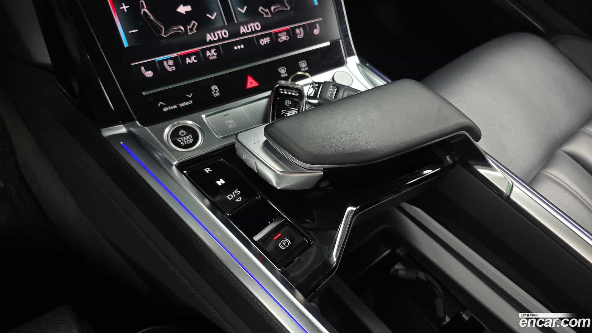 e-tron Audi 2021.10-INNER-009