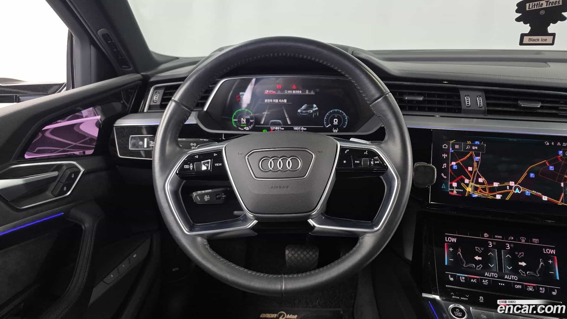 e-tron Audi 2021.10-OPTION-017