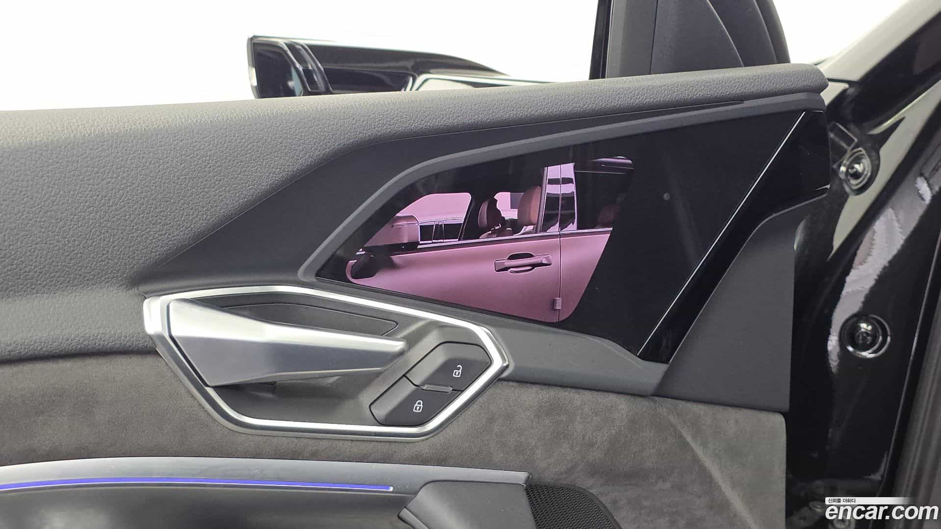 e-tron Audi 2021.10-OPTION-021