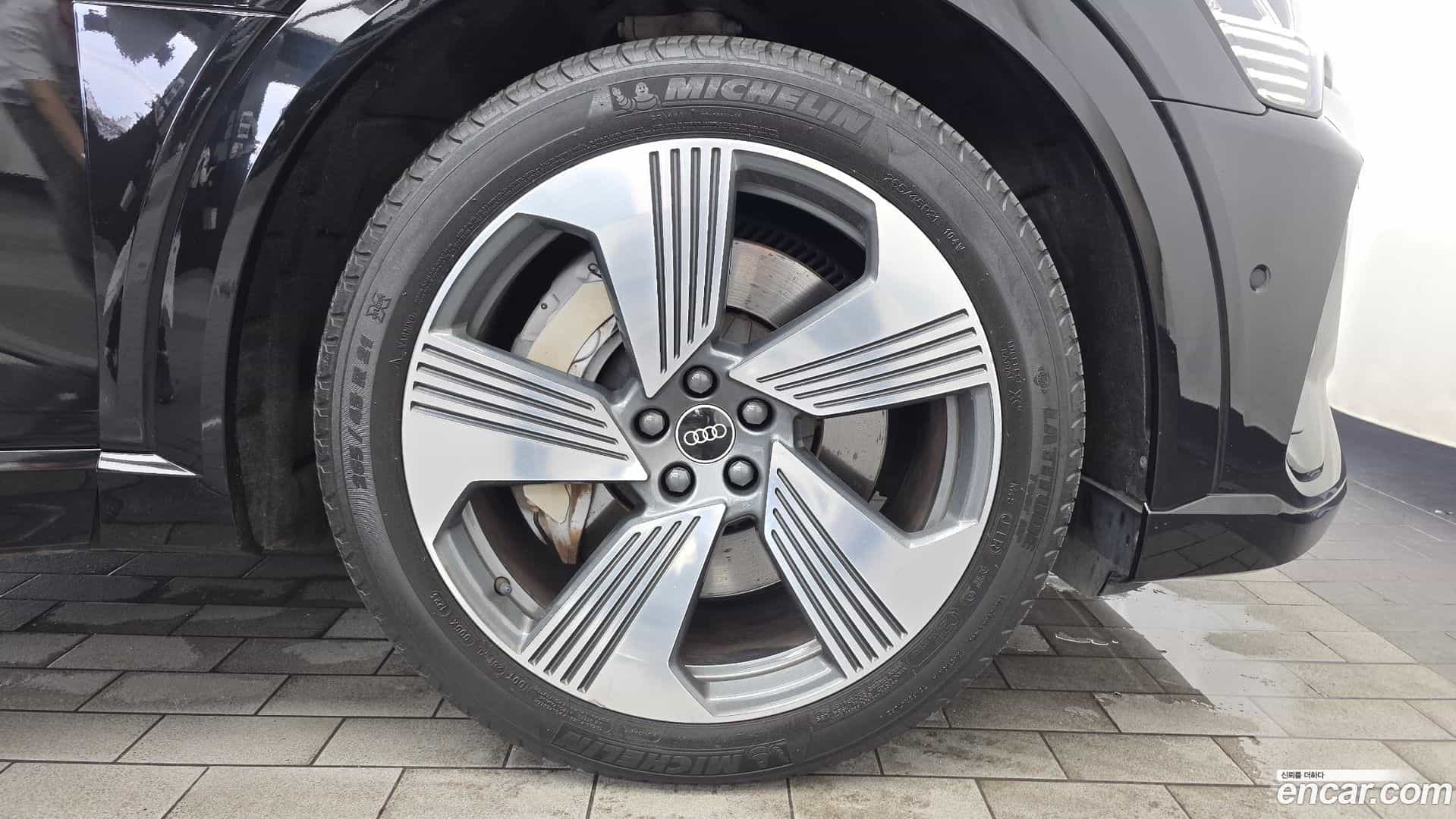 e-tron Audi 2021.10-OUTER-031